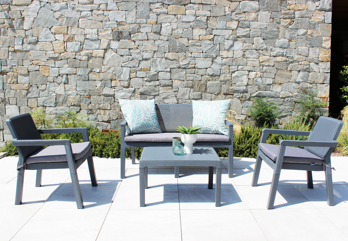 Salotto in polipropilene grigio con cuscini grigi, 3 pezzi 63x122,5x75 cm