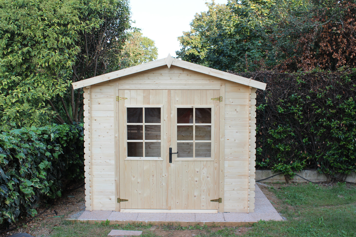 Casetta in Legno Abete Grezzo Blockhouse 246x300 cm con Porta Doppia