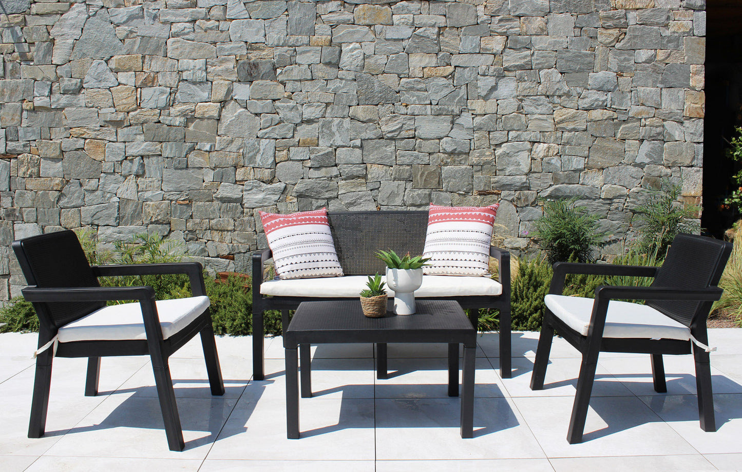 Salotto in polipropilene nero con cuscini beige, 3 pezzi 63x122,5x75 cm
