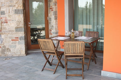 Tavolo e 4 Sedie in Legno Set Pieghevole Tavolino da Pranzo per Esterno